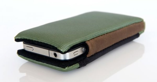 Foto 0 en  - Nueva funda de WaterField para iPhone 4