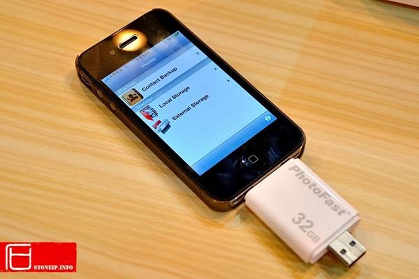 Foto 0 en  - i-FlashDrive, memoria USB con conector dock para iPhone, iPod touch o iPad