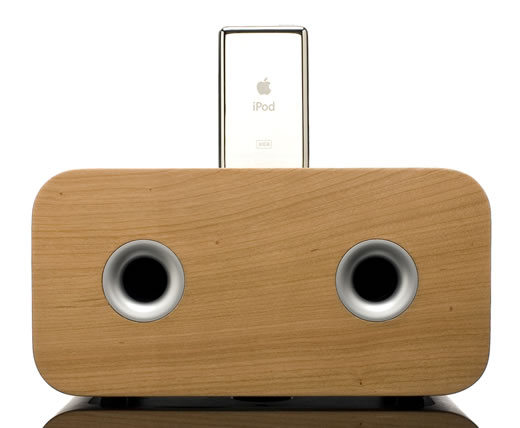 Sistema de altavoces de Vers 2x con dock para iPod hecho en madera