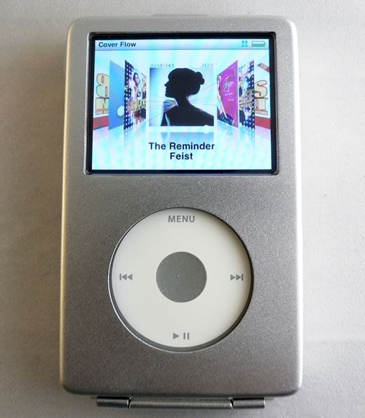 iPod classic en funda de iPod 5G