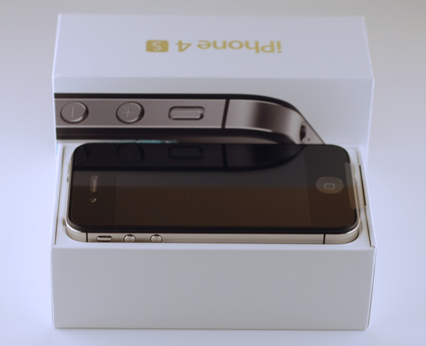 iPhone4S en su caja