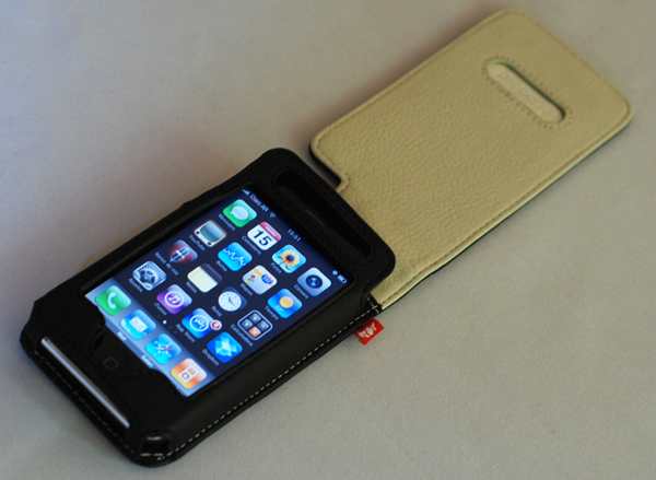 Fundas de piel con refuerzo de aluminio para iPod nano y iPhone